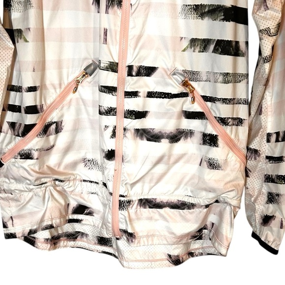 Lululemon Miss Misty Jacket- Lightweight Packable Waterproof Wind Breaker- Size6 - Picture 4 of 12